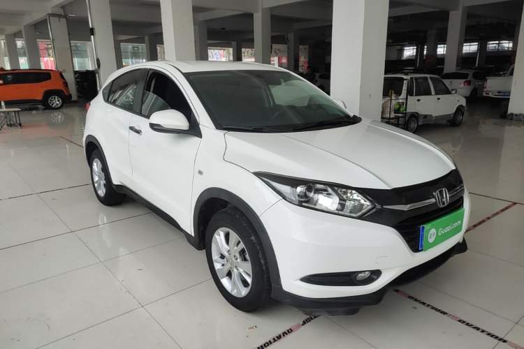 Used Honda Vezel 2017 1.5L CVT 2WD Comfort Model Front Right 45 Deg