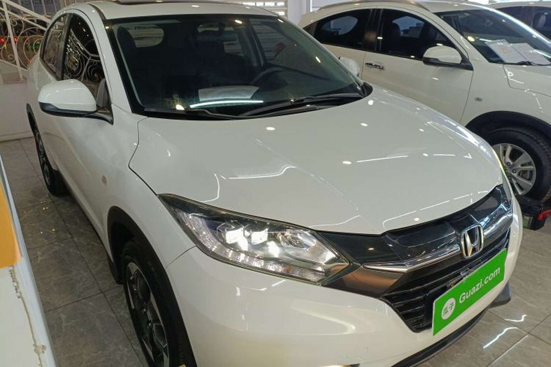 Used Honda Vezel 2017 1.8L CVT Front-Wheel Drive Pioneer Edition Front Right 45 Deg