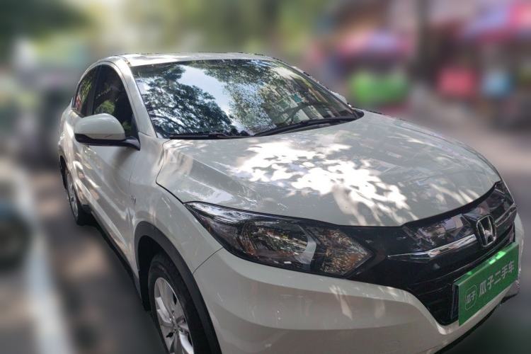 Used Honda Vezel 2017 1.5L CVT 2WD Comfort Model Front Right 45 Deg