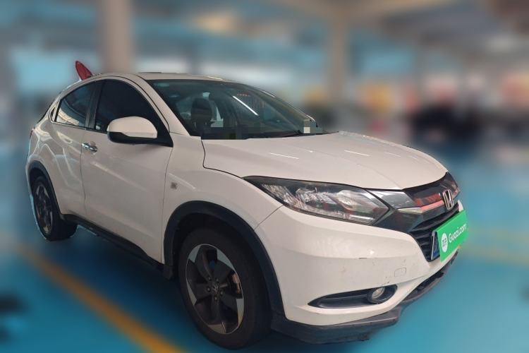 Used Honda Vezel 2017 1.8L CVT Front-Wheel Drive Pioneer Edition Front Right 45 Deg