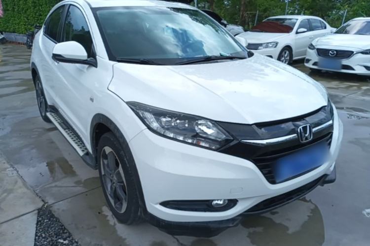 Used Honda Vezel 2017 1.8L CVT Front-Wheel Drive Pioneer Edition Front Right 45 Deg