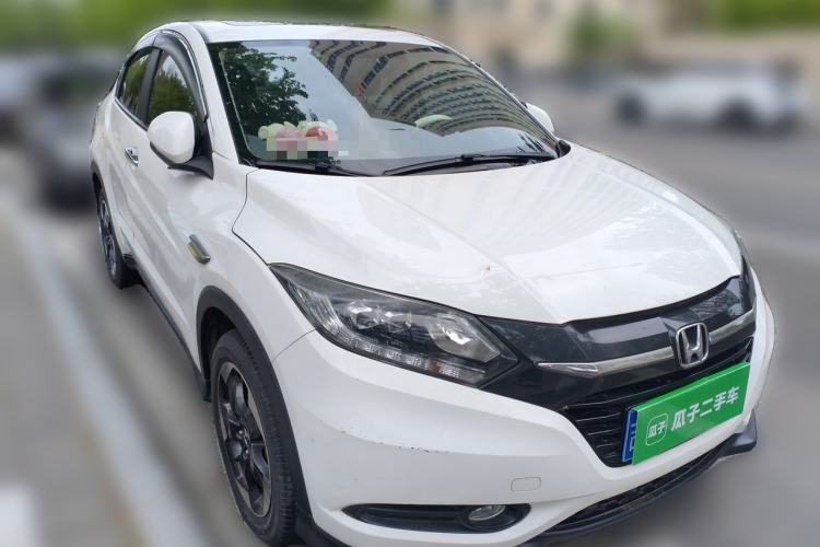 Used Honda Vezel 2017 1.8L CVT Front-Wheel Drive Pioneer Edition Front Right 45 Deg
