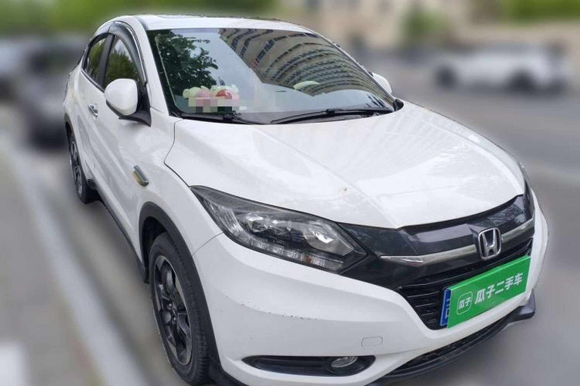 Used Honda Vezel 2017 1.8L CVT Front-Wheel Drive Pioneer Edition Front Right 45 Deg