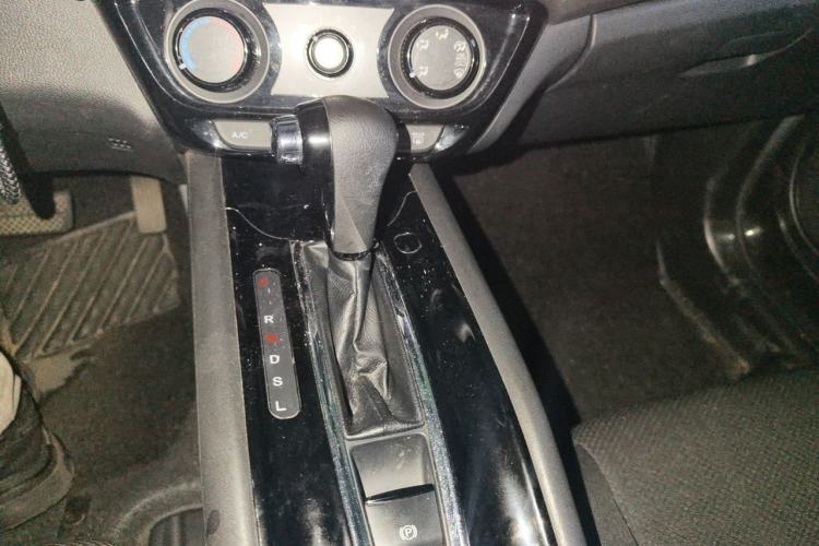 Used Honda Vezel 2017 1.5L CVT 2WD Comfort Model Gear Lever