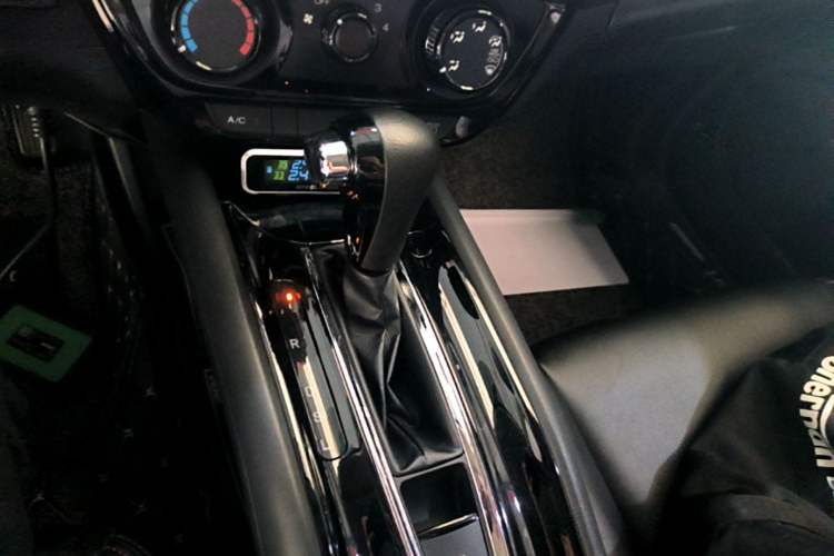 Used Honda Vezel 2017 1.5L CVT 2WD Comfort Model Gear Lever
