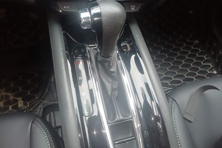 Used Honda Vezel 2017 1.5L CVT 2WD Comfort Model Gear Lever