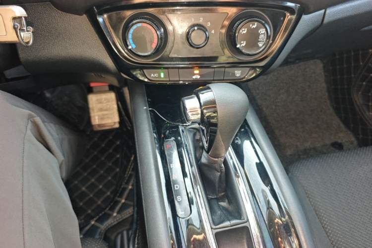 Used Honda Vezel 2017 1.5L CVT 2WD Comfort Model Gear Lever