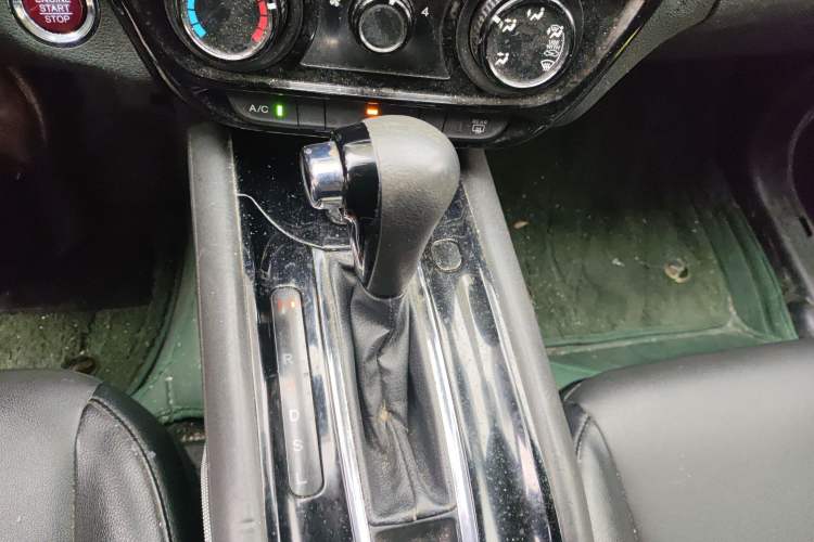 Used Honda Vezel 2017 1.8L CVT Front-Wheel Drive Pioneer Edition Gear Lever