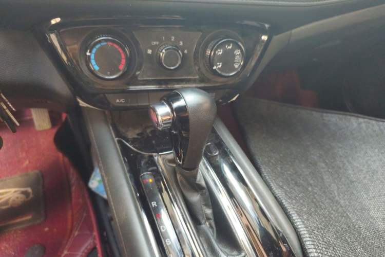 Used Honda Vezel 2017 1.5L CVT 2WD Comfort Model Gear Lever
