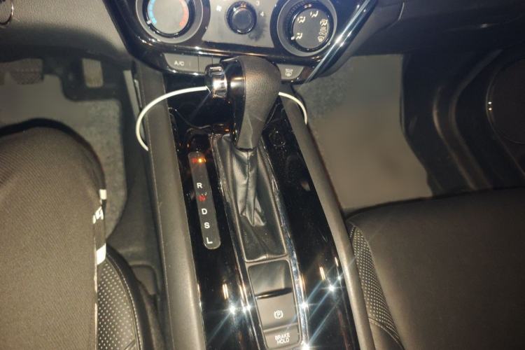 Used Honda Vezel 2017 1.5L CVT 2WD Comfort Model Gear Lever