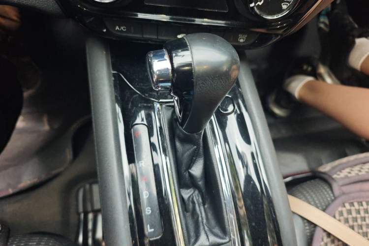 Used Honda Vezel 2017 1.8L CVT Front-Wheel Drive Pioneer Edition Gear Lever