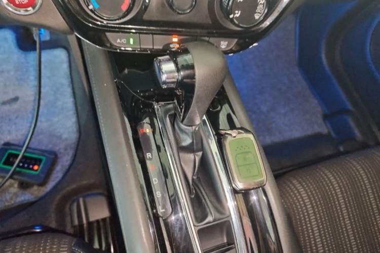 Used Honda Vezel 2017 1.8L CVT Front-Wheel Drive Pioneer Edition Gear Lever