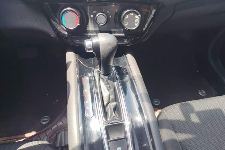 Used Honda Vezel 2017 1.5L CVT 2WD Comfort Model Gear Lever