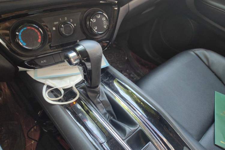 Used Honda Vezel 2017 1.5L CVT 2WD Comfort Model Gear Lever