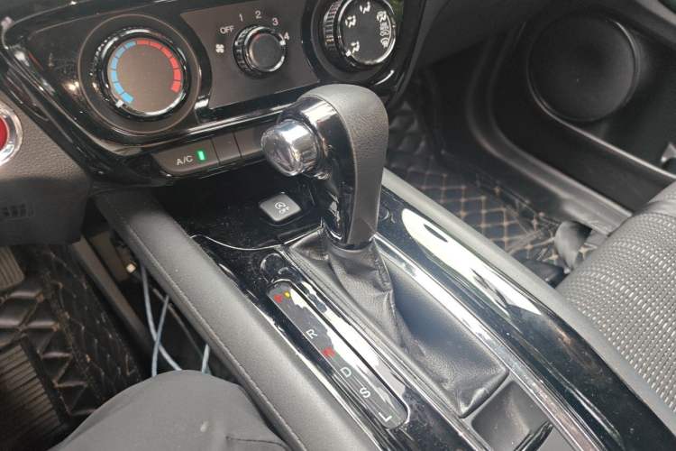 Used Honda Vezel 2017 1.8L CVT Front-Wheel Drive Pioneer Edition Gear Lever