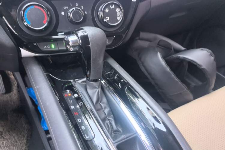 Used Honda Vezel 2017 1.5L CVT 2WD Comfort Model Gear Lever