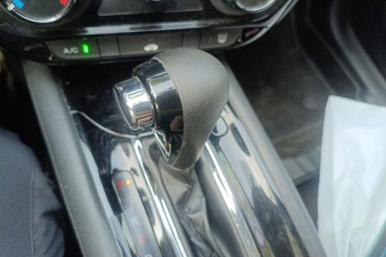 Used Honda Vezel 2017 1.5L CVT 2WD Comfort Model Gear Lever