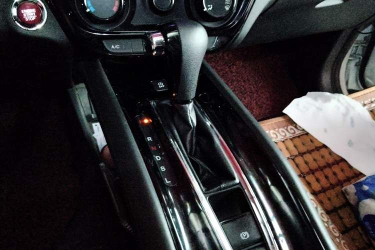 Used Honda Vezel 2017 1.8L CVT 2WD Elite Model Gear Lever