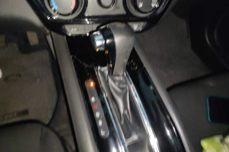 Used Honda Vezel 2017 1.5L CVT 2WD Comfort Model Gear Lever