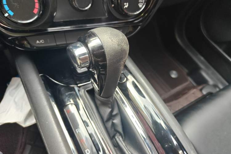 Used Honda Vezel 2017 1.8L CVT Front-Wheel Drive Pioneer Edition Gear Lever