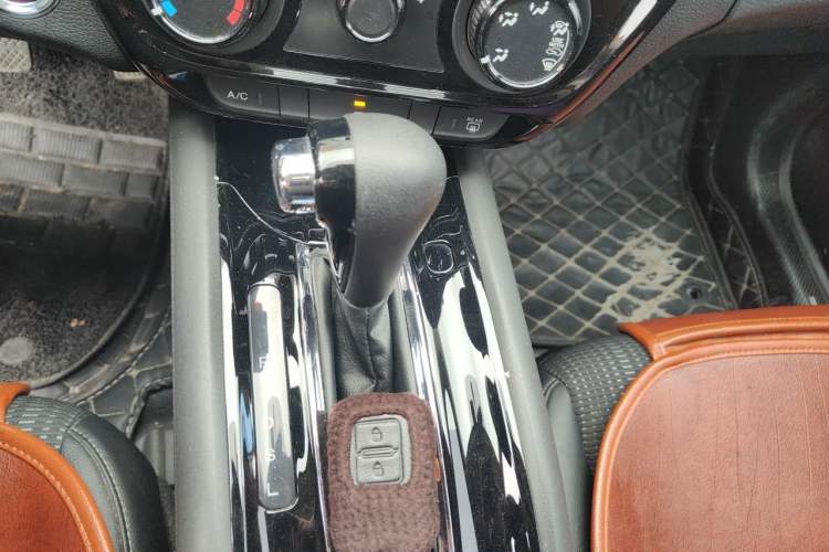 Used Honda Vezel 2017 1.8L CVT Front-Wheel Drive Pioneer Edition Gear Lever