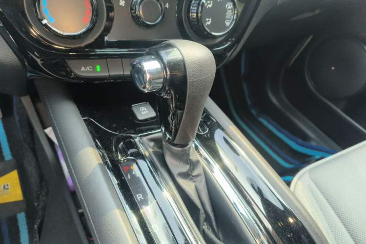 Used Honda Vezel 2017 1.8L CVT Front-Wheel Drive Pioneer Edition Gear Lever