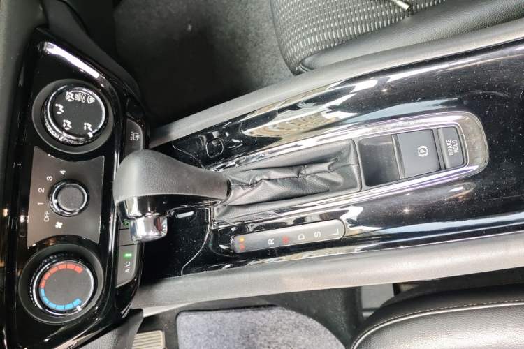 Used Honda Vezel 2017 1.8L CVT 2WD Elite Model Gear Lever