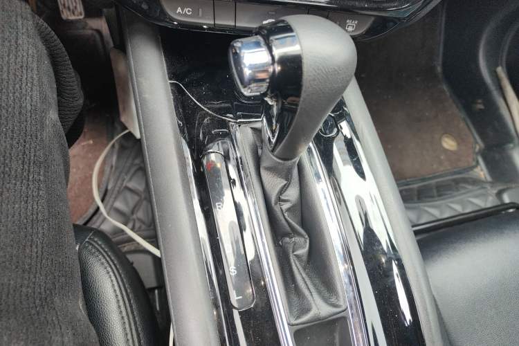 Used Honda Vezel 2017 1.8L CVT Front-Wheel Drive Pioneer Edition Gear Lever