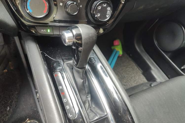 Used Honda Vezel 2017 1.5L CVT 2WD Comfort Model Gear Lever