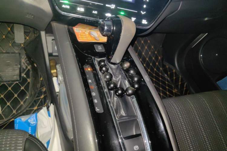 Used Honda Vezel 2017 1.8L CVT Two-Wheel Drive Luxury Model Gear Lever