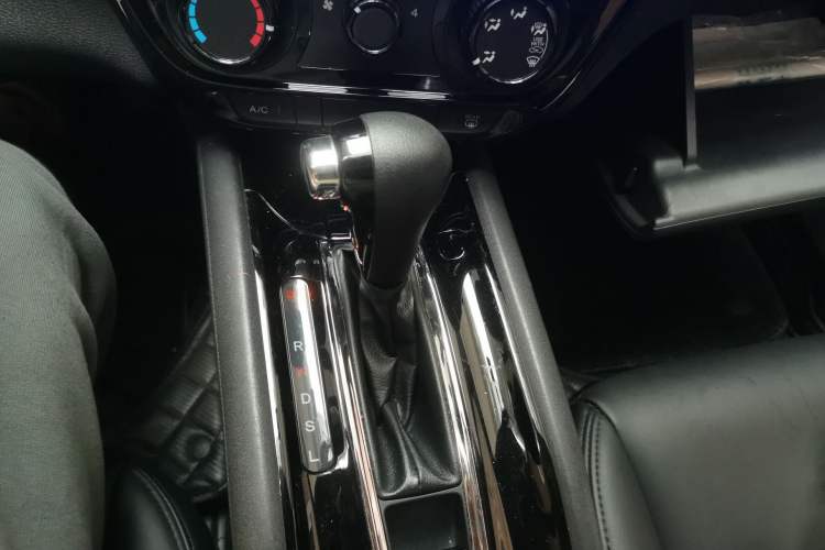 Used Honda Vezel 2017 1.5L CVT 2WD Comfort Model Gear Lever