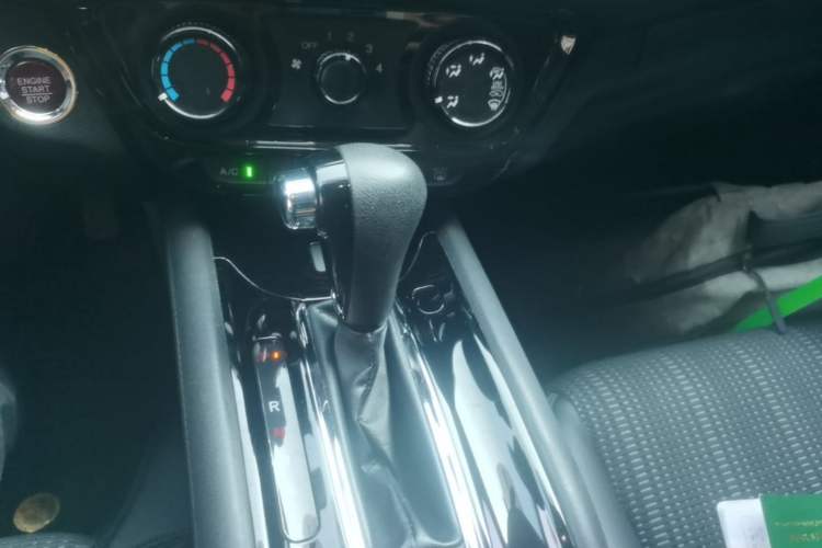 Used Honda Vezel 2017 1.8L CVT Front-Wheel Drive Pioneer Edition Gear Lever