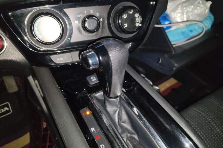 Used Honda Vezel 2017 1.8L CVT Front-Wheel Drive Pioneer Edition Gear Lever