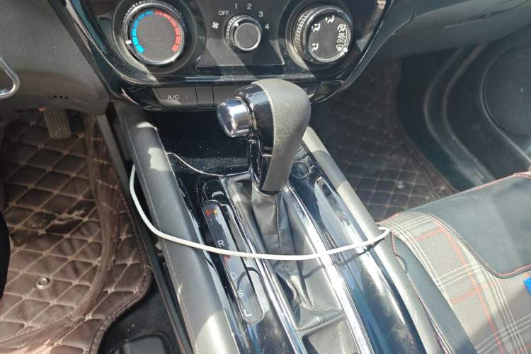 Used Honda Vezel 2017 1.5L CVT 2WD Comfort Model Gear Lever