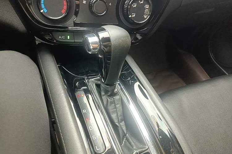 Used Honda Vezel 2017 1.5L CVT 2WD Comfort Model Gear Lever