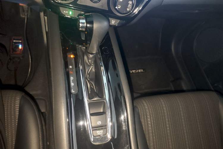 Used Honda Vezel 2017 1.8L CVT Front-Wheel Drive Pioneer Edition Gear Lever
