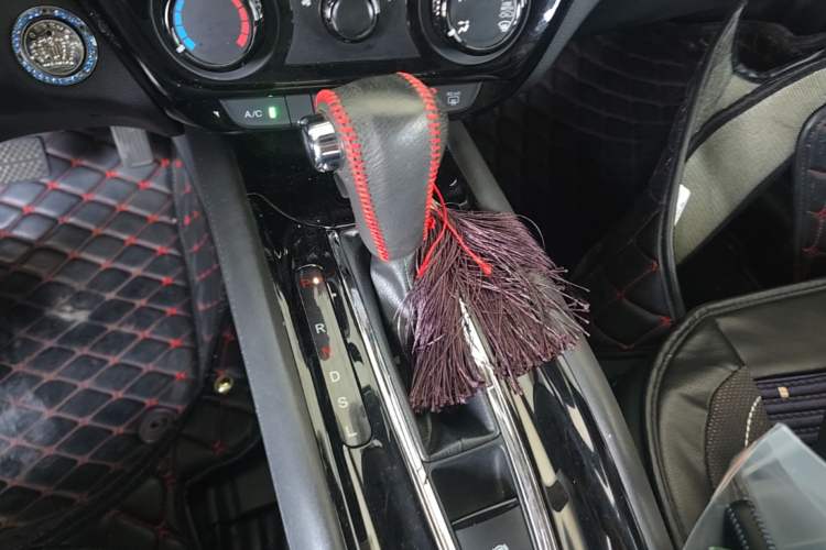 Used Honda Vezel 2017 1.8L CVT Front-Wheel Drive Pioneer Edition Gear Lever