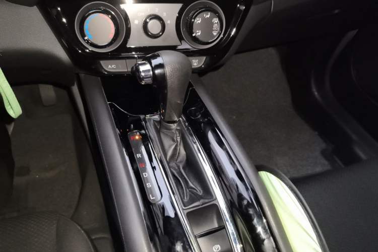 Used Honda Vezel 2017 1.5L CVT 2WD Comfort Model Gear Lever