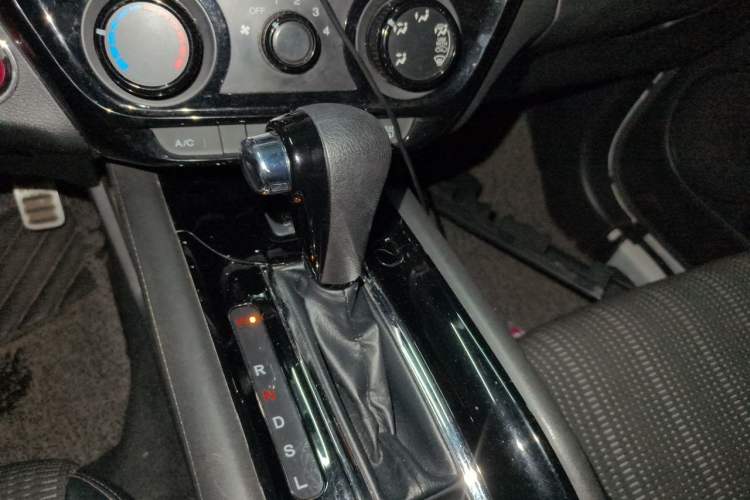 Used Honda Vezel 2017 1.8L CVT Front-Wheel Drive Pioneer Edition Gear Lever