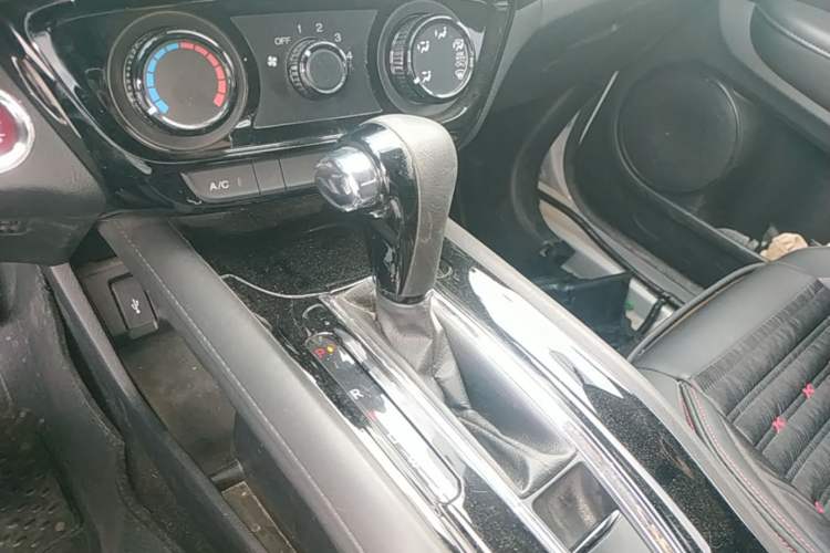 Used Honda Vezel 2017 1.5L CVT 2WD Comfort Model Gear Lever