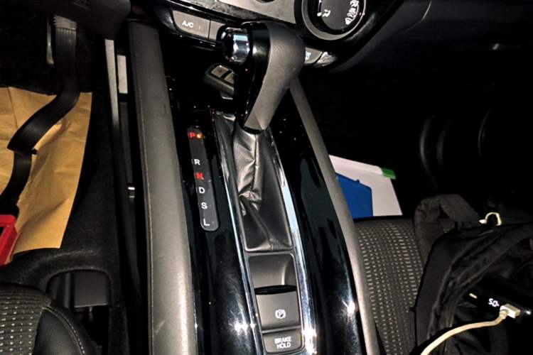 Used Honda Vezel 2017 1.8L CVT Front-Wheel Drive Pioneer Edition Gear Lever