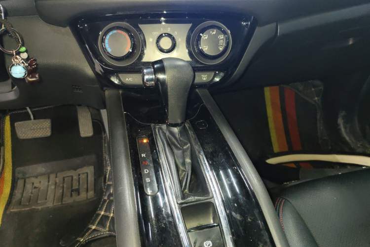Used Honda Vezel 2017 1.5L CVT 2WD Comfort Model Gear Lever