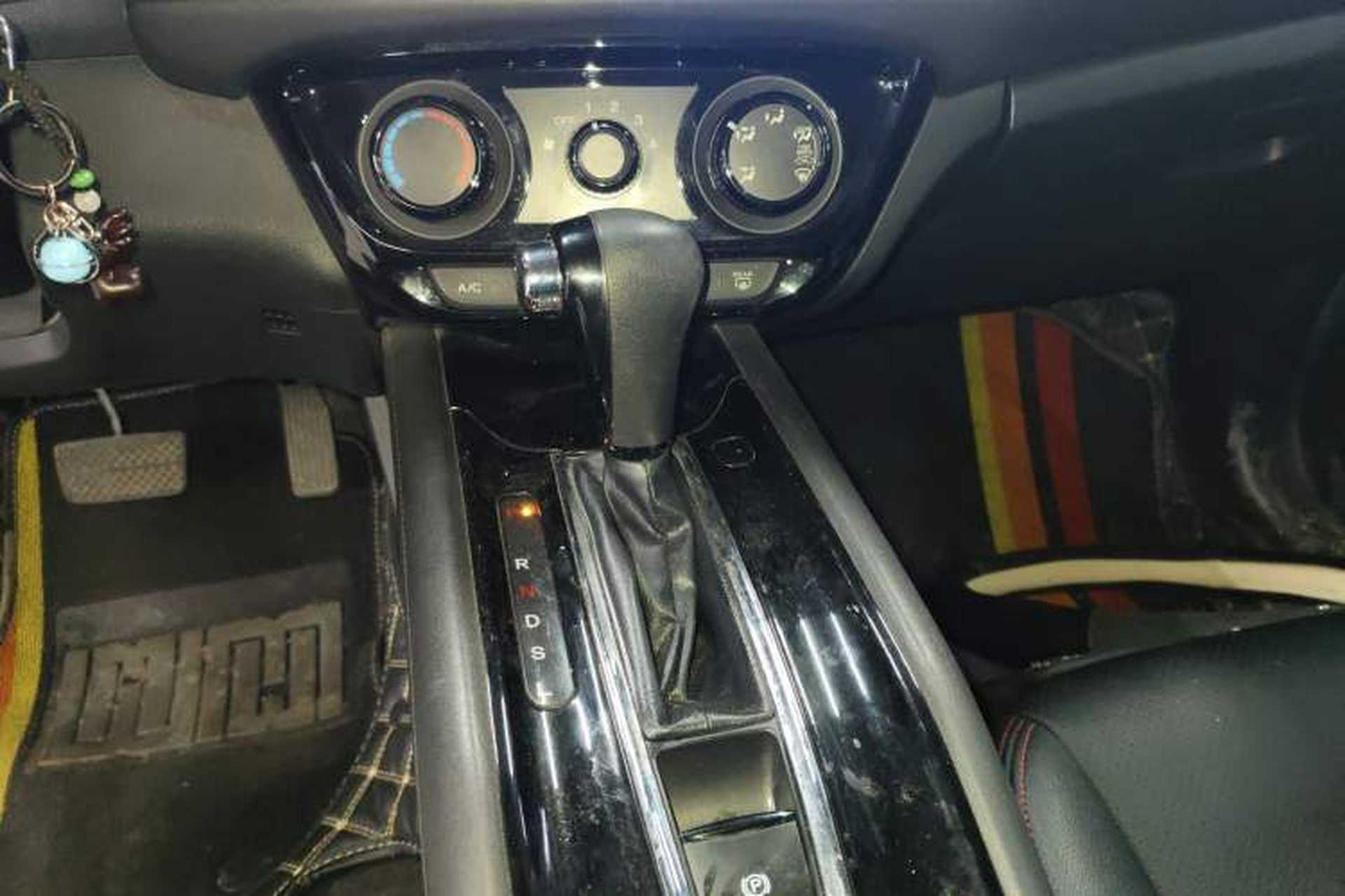 Used Honda Vezel 2017 1.5L CVT 2WD Comfort Model Gear Lever