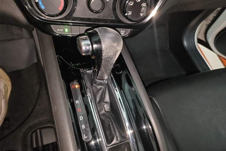 Used Honda Vezel 2017 1.5L CVT 2WD Comfort Model Gear Lever