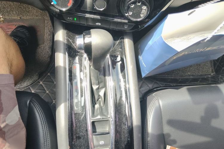 Used Honda Vezel 2017 1.5L CVT 2WD Comfort Model Gear Lever