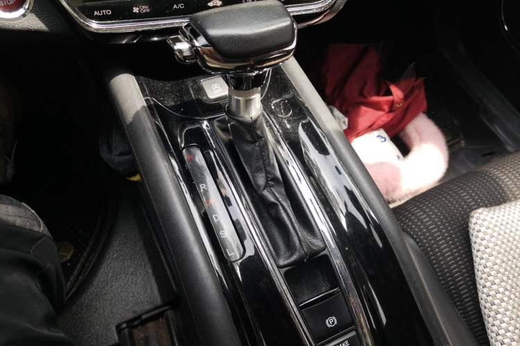 Used Honda Vezel 2017 1.8L CVT Two-Wheel Drive Luxury Model Gear Lever