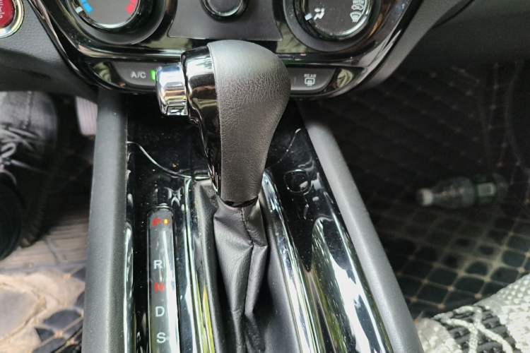 Used Honda Vezel 2017 1.8L CVT Front-Wheel Drive Pioneer Edition Gear Lever