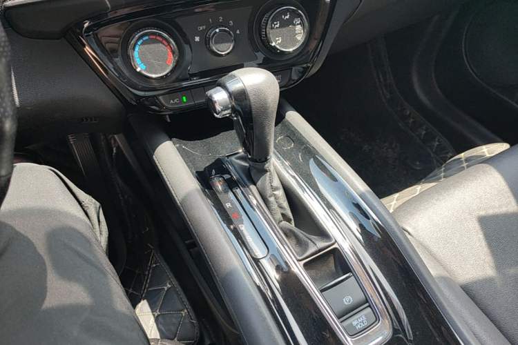 Used Honda Vezel 2017 1.5L CVT 2WD Comfort Model Gear Lever