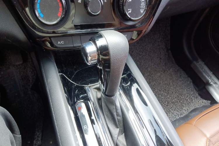 Used Honda Vezel 2017 1.5L CVT 2WD Comfort Model Gear Lever