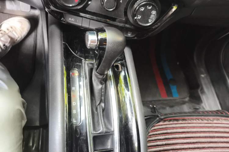 Used Honda Vezel 2017 1.5L CVT 2WD Comfort Model Gear Lever